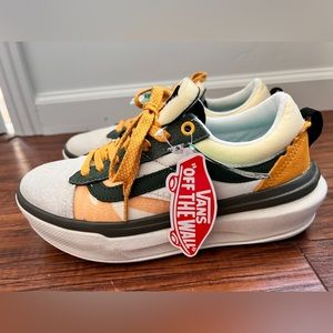 VANS Old Skool Over Men’s 6.5/ Women’s 8
